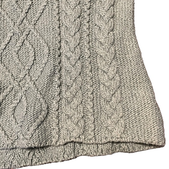 American Eagle women’s size XS gray cable knit sweater with collar winter fall - Picture 3 of 7